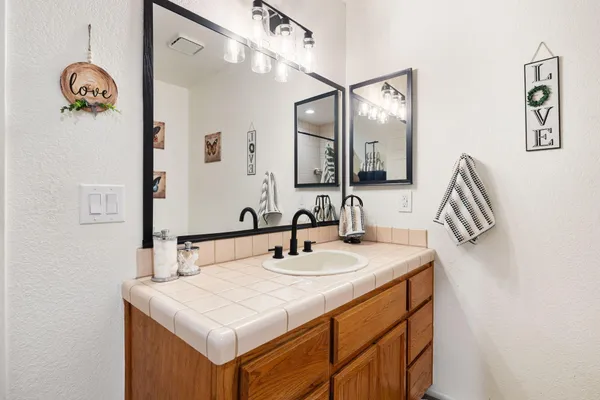 $5,800 | 48638 Hepburn Drive, Indio, CA 92201