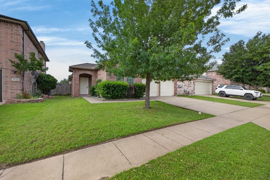 1628 Birds Eye Road Fort Worth, TX 76177 - Photo 3 of 32