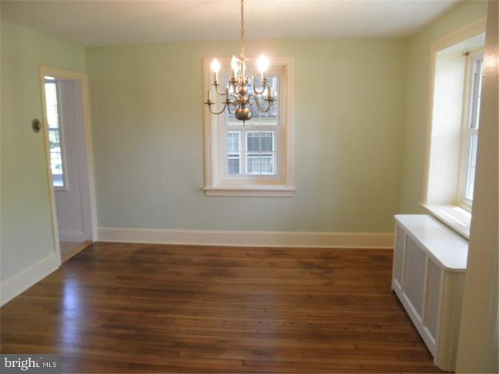 139 Broadview Road Springfield, PA 19064 - Photo 8 of 25 Dining Room