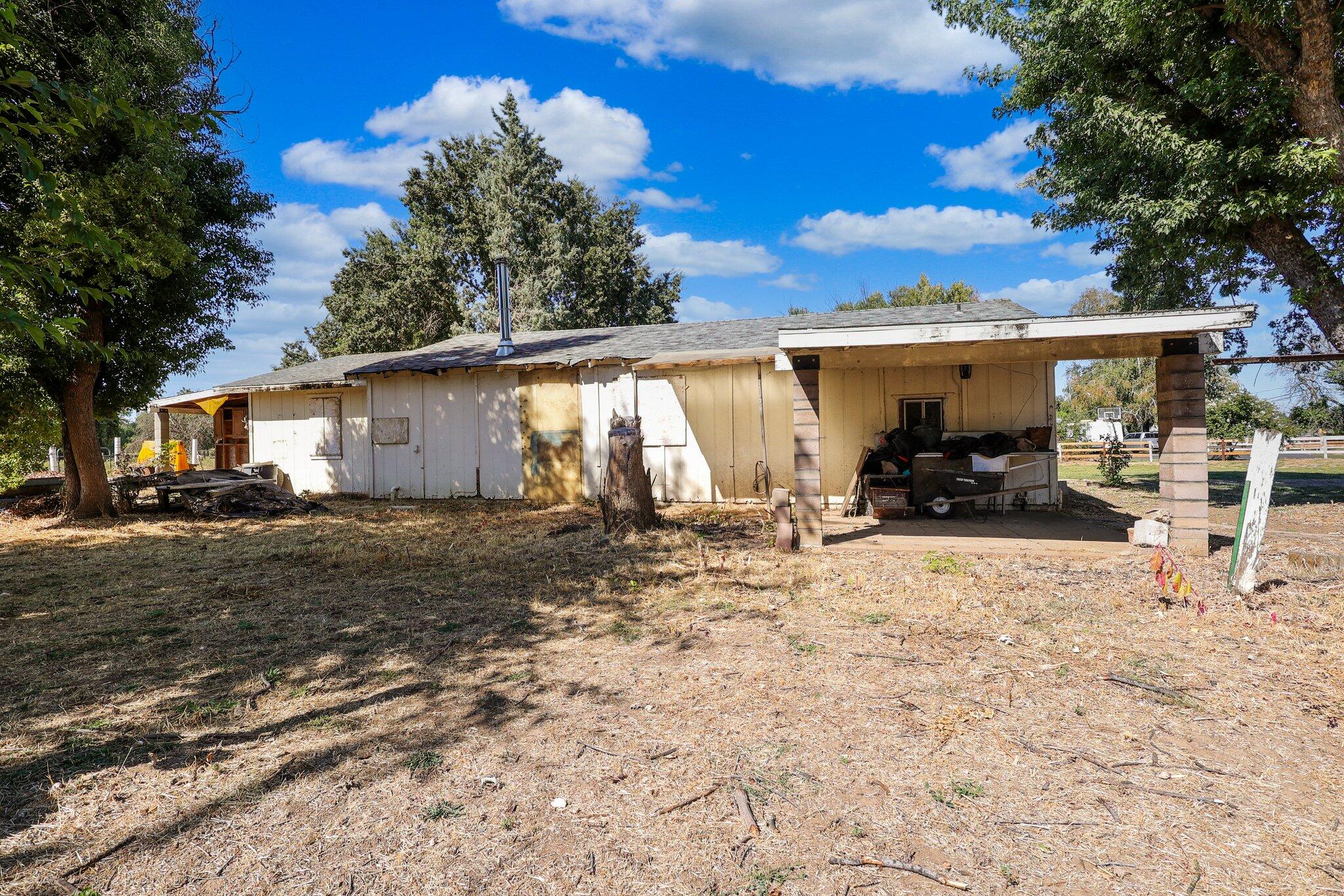 6740 Churn Crk Road Redding, CA 96002 - Photo 29 of 45 Guest unit