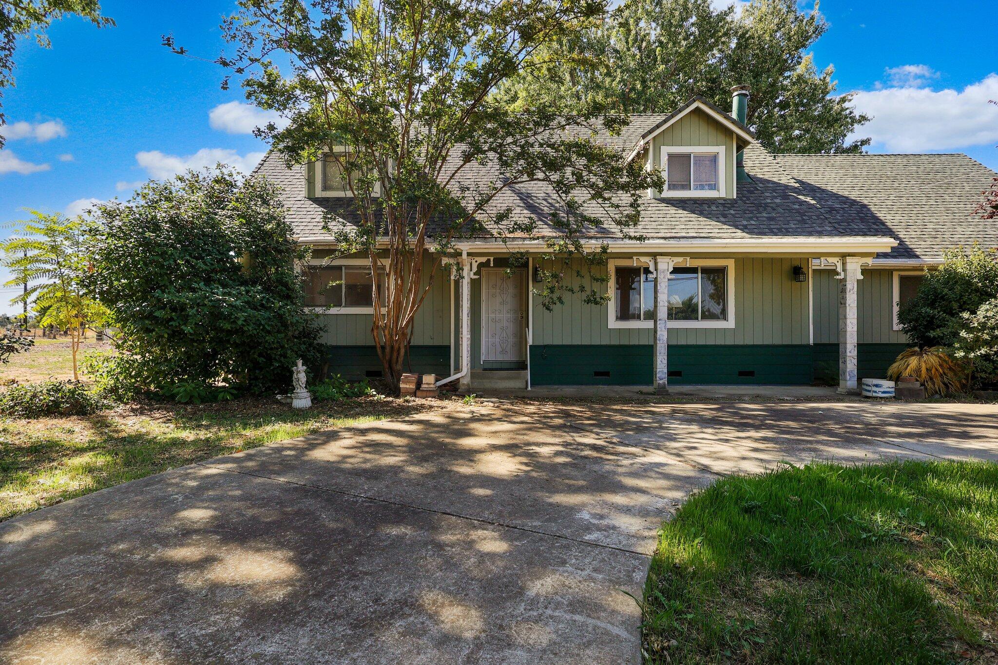 6740 Churn Crk Road Redding, CA 96002 - Photo 3 of 45 28-web-or-mls-LZ0A0204