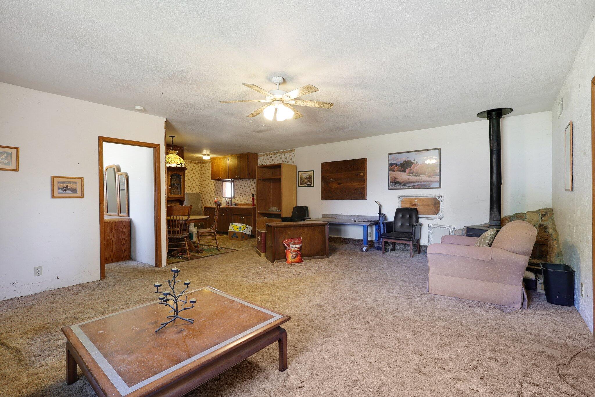 6740 Churn Crk Road Redding, CA 96002 - Photo 32 of 45 Guest unit