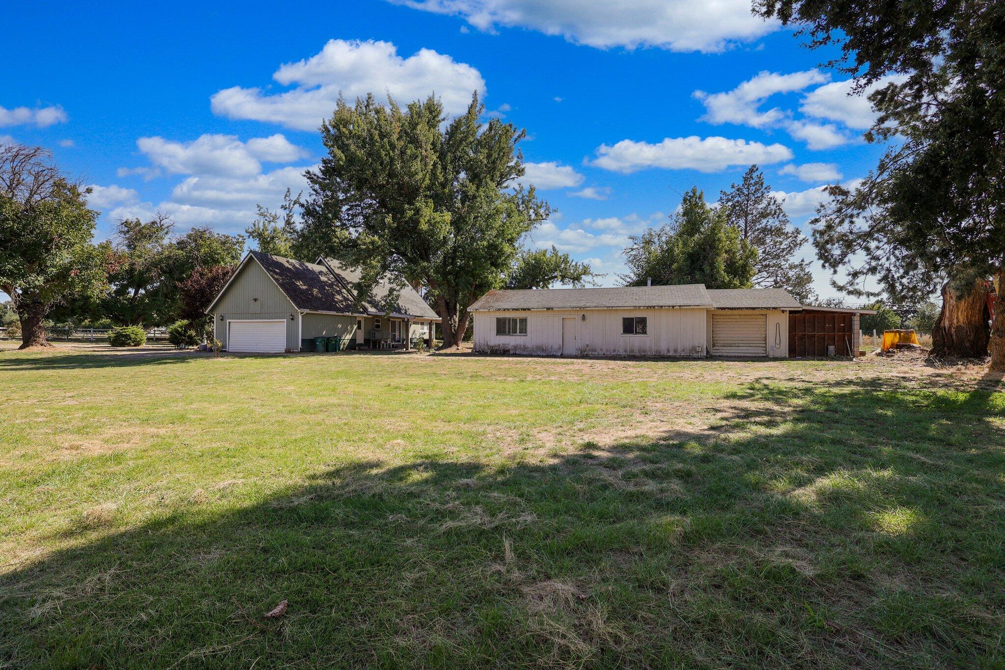 6740 Churn Crk Road Redding, CA 96002 - Photo 39 of 45 Guest unit