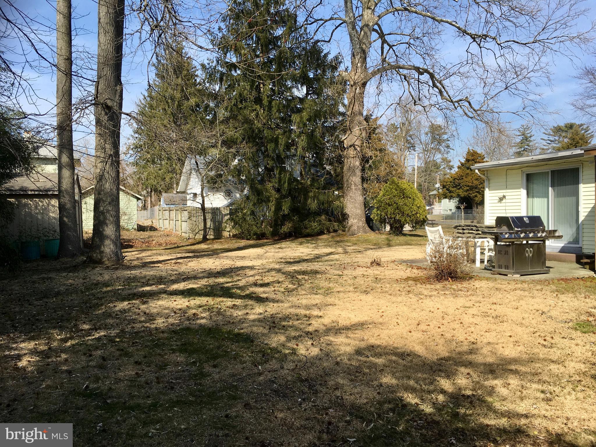 22 Laurel Road Clementon, NJ 08021 - Photo 15 of 18