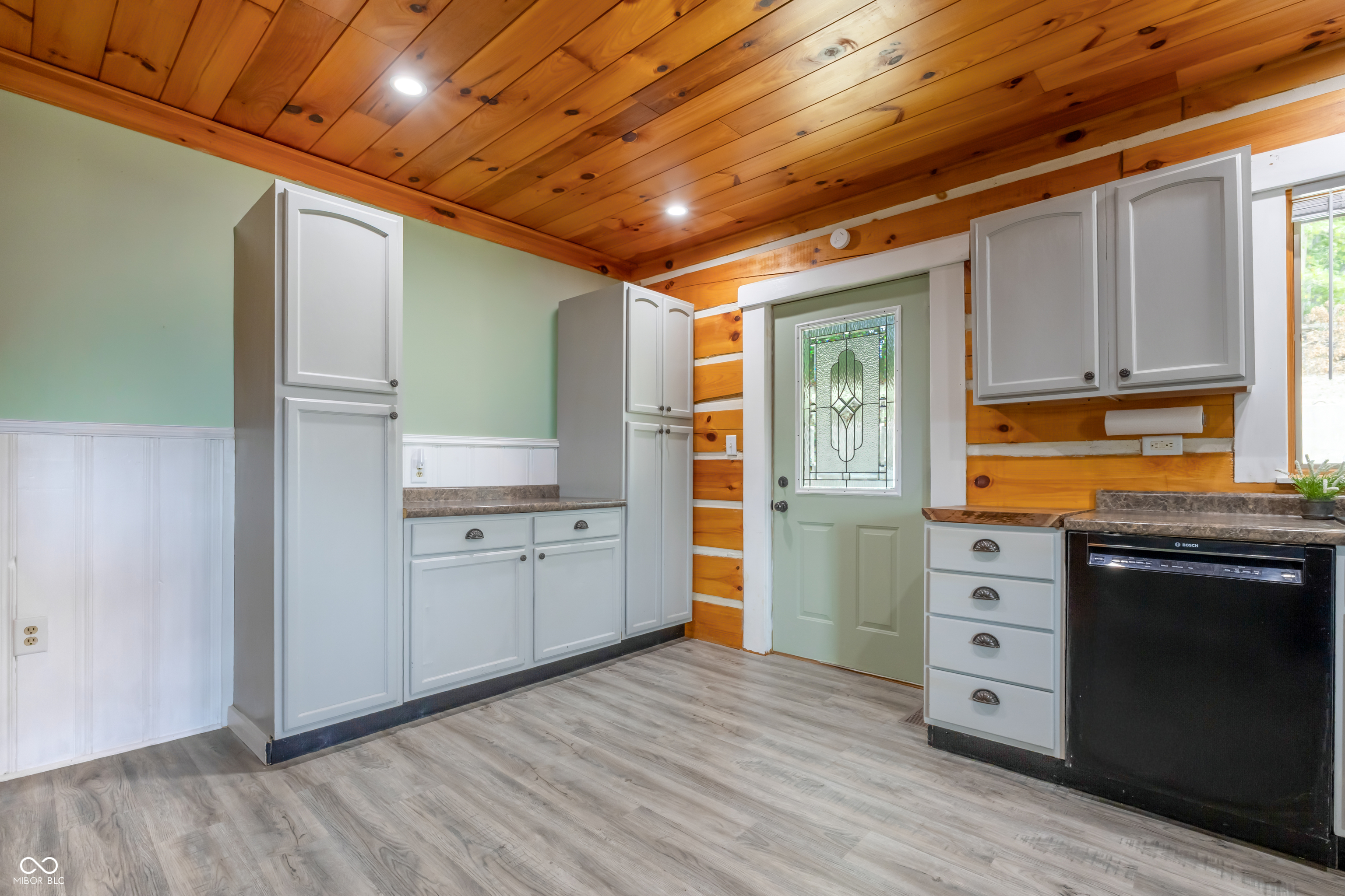 6005 Hoover Road Nashville, IN 47448 - Photo 5 of 25 Gallery Image 5