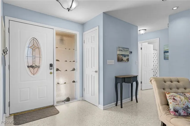 a view of livingroom with furniture