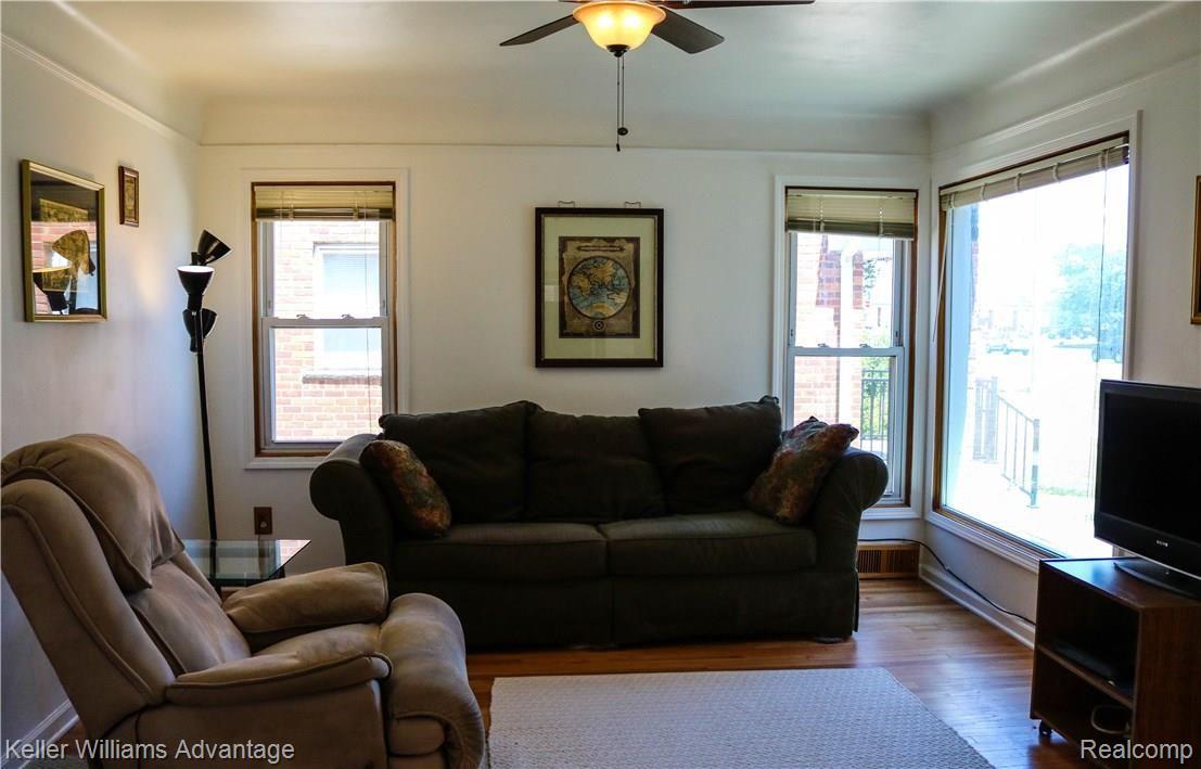 11403 Inkster Road Livonia, MI 48150 - Photo 8 of 43 I8.jpg