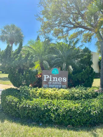 $2,200 | 150 Pineview Road, Unit J5, Jupiter, FL 33469