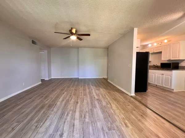 $2,200 | 150 Pineview Road, Unit J5, Jupiter, FL 33469