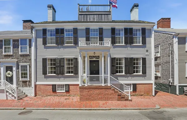 $8,250,000 | 19 India Street, Nantucket, MA 02554