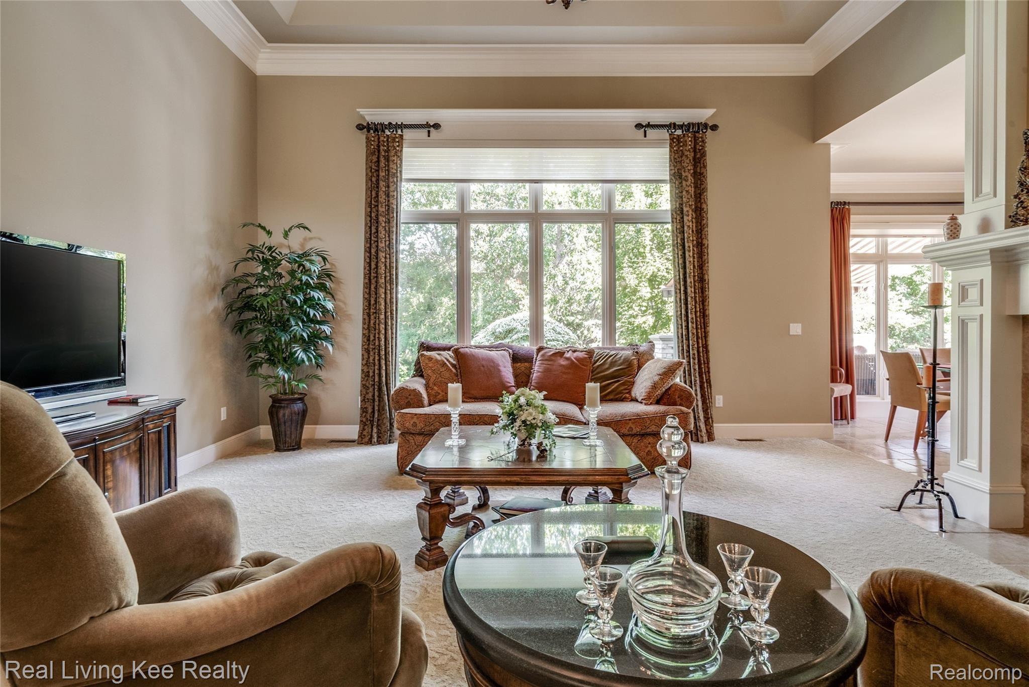 563 Wellington Circle Rochester, MI 48309 - Photo 26 of 68 Interiors (9 of 62).jpg