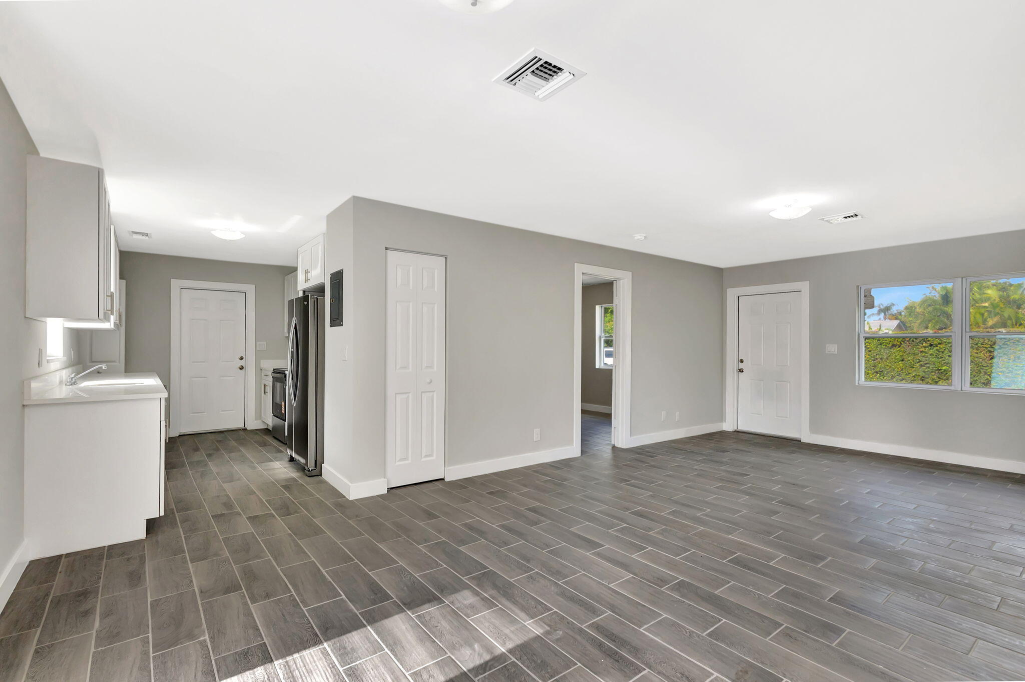 17326 Thrush Drive Jupiter, FL 33458 - Photo 13 of 55 13-web-or-mls-5D1A8541