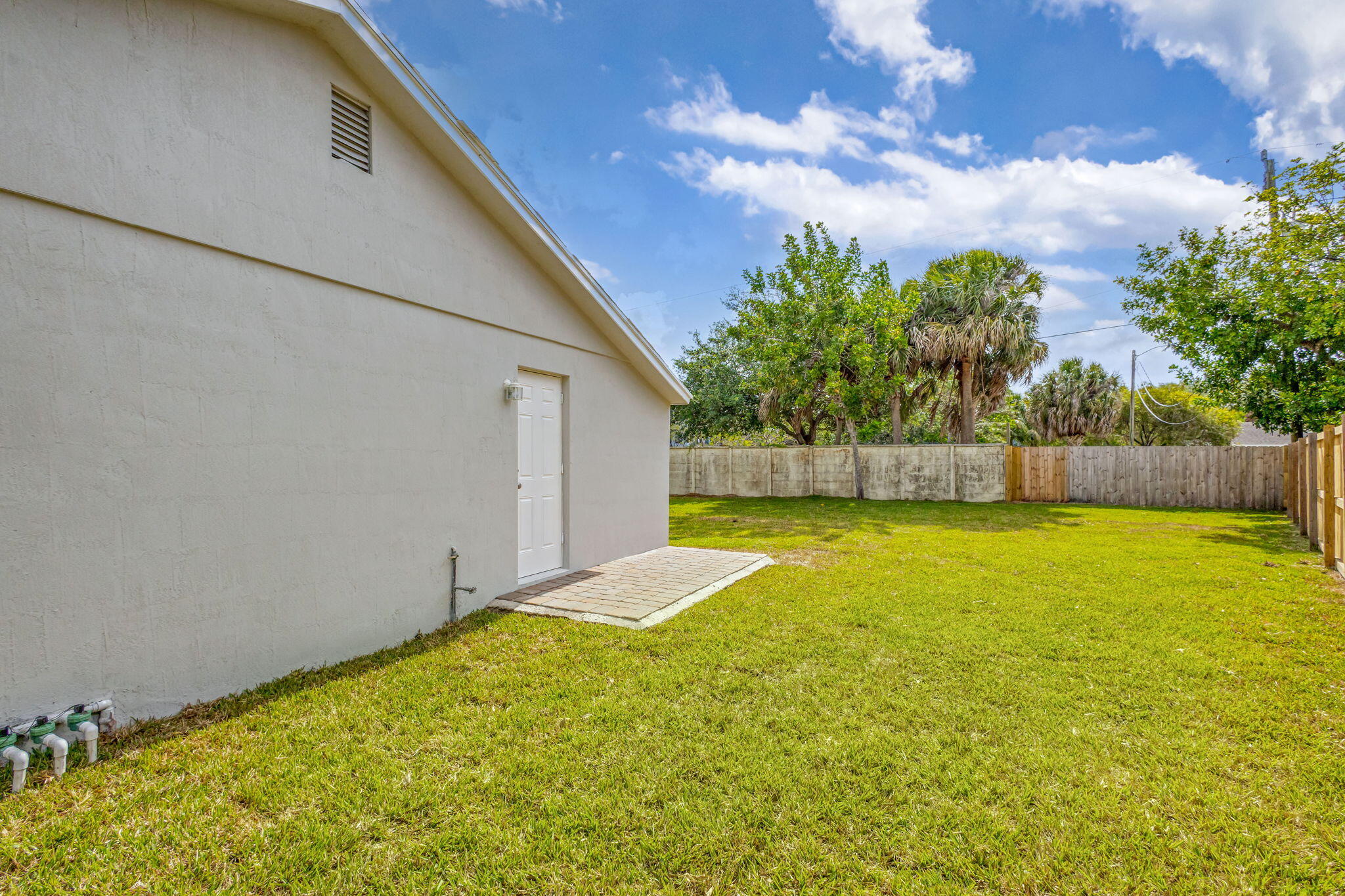 17326 Thrush Drive Jupiter, FL 33458 - Photo 37 of 55 36-web-or-mls-5D1A8691_HDR