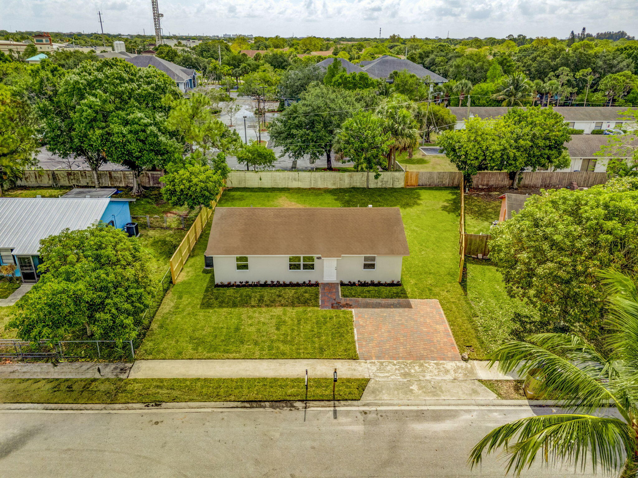 17326 Thrush Drive Jupiter, FL 33458 - Photo 46 of 55 46-web-or-mls-DJI_20250503101358_0061_DJ