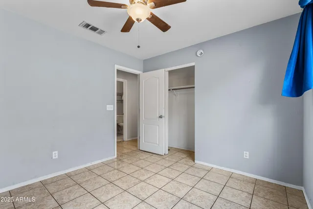 a view of a livingroom with closet