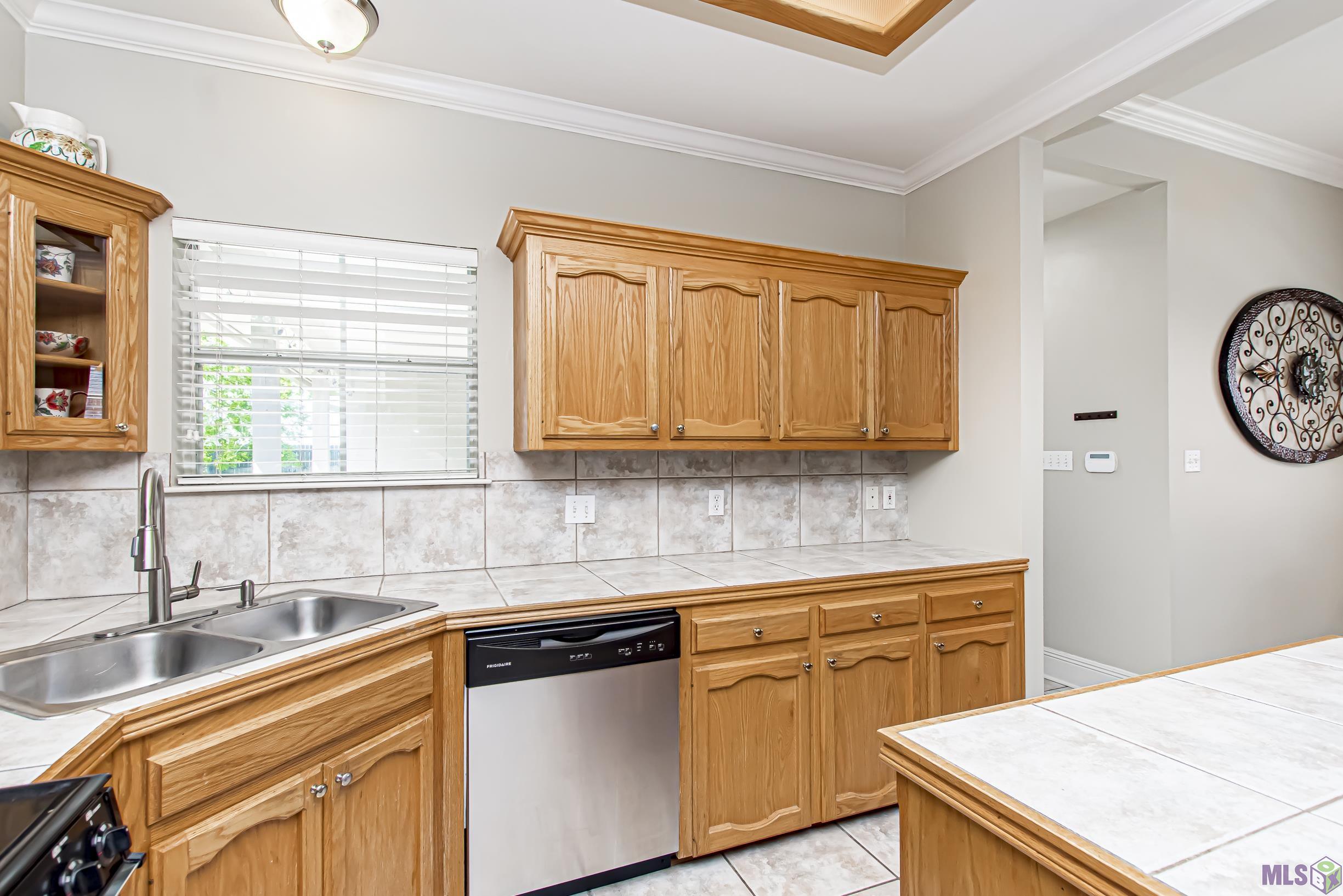 10580 Springglen Court Baton Rouge, LA 70810 - Photo 9 of 24