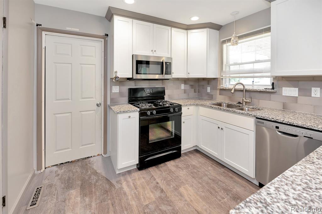 3834 Klam Road Columbiaville, MI 48421 - Photo 18 of 43