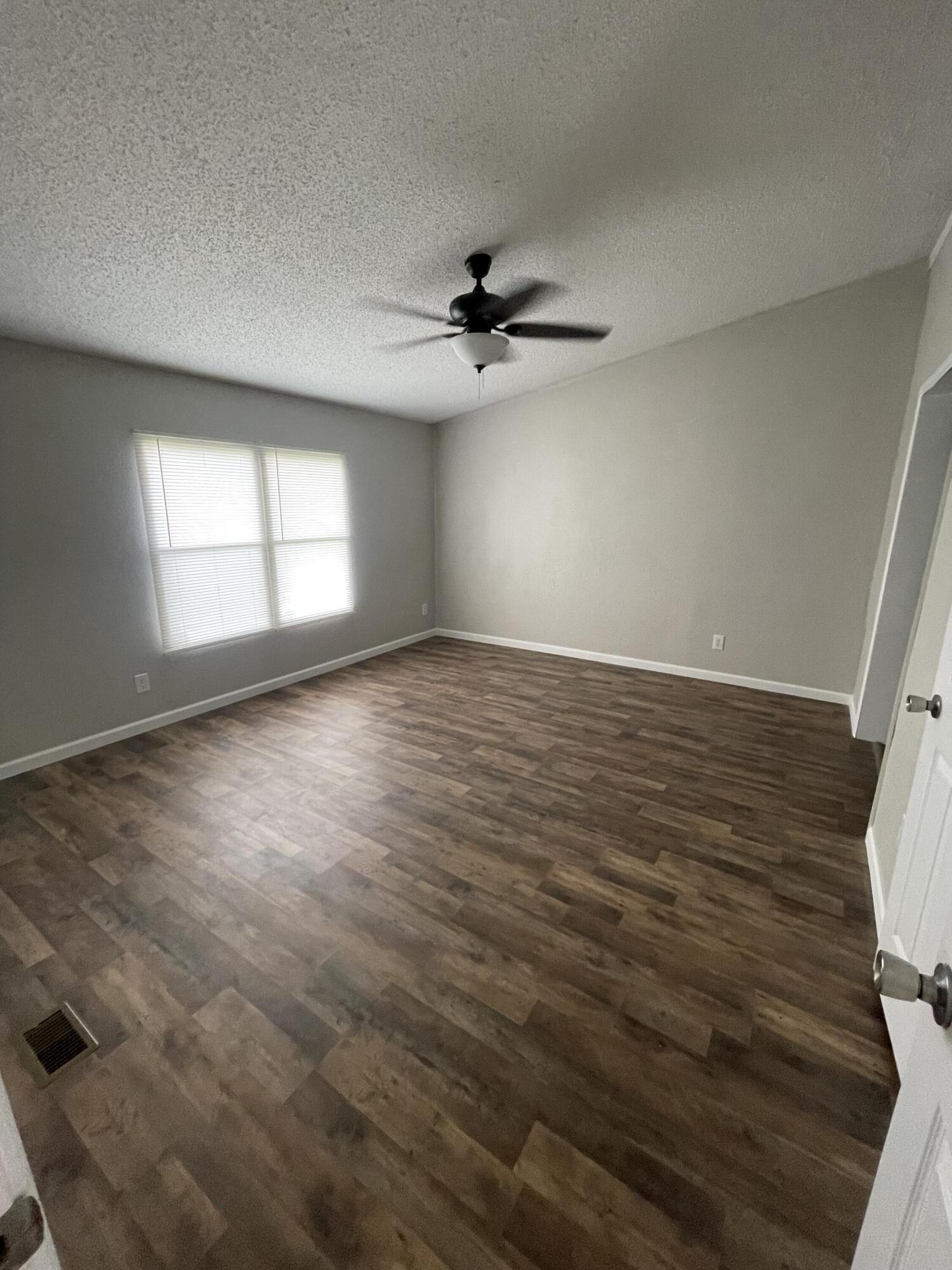 417 Howlin Road DeFuniak Springs, FL 32433 - Photo 5 of 16 IMG-8991