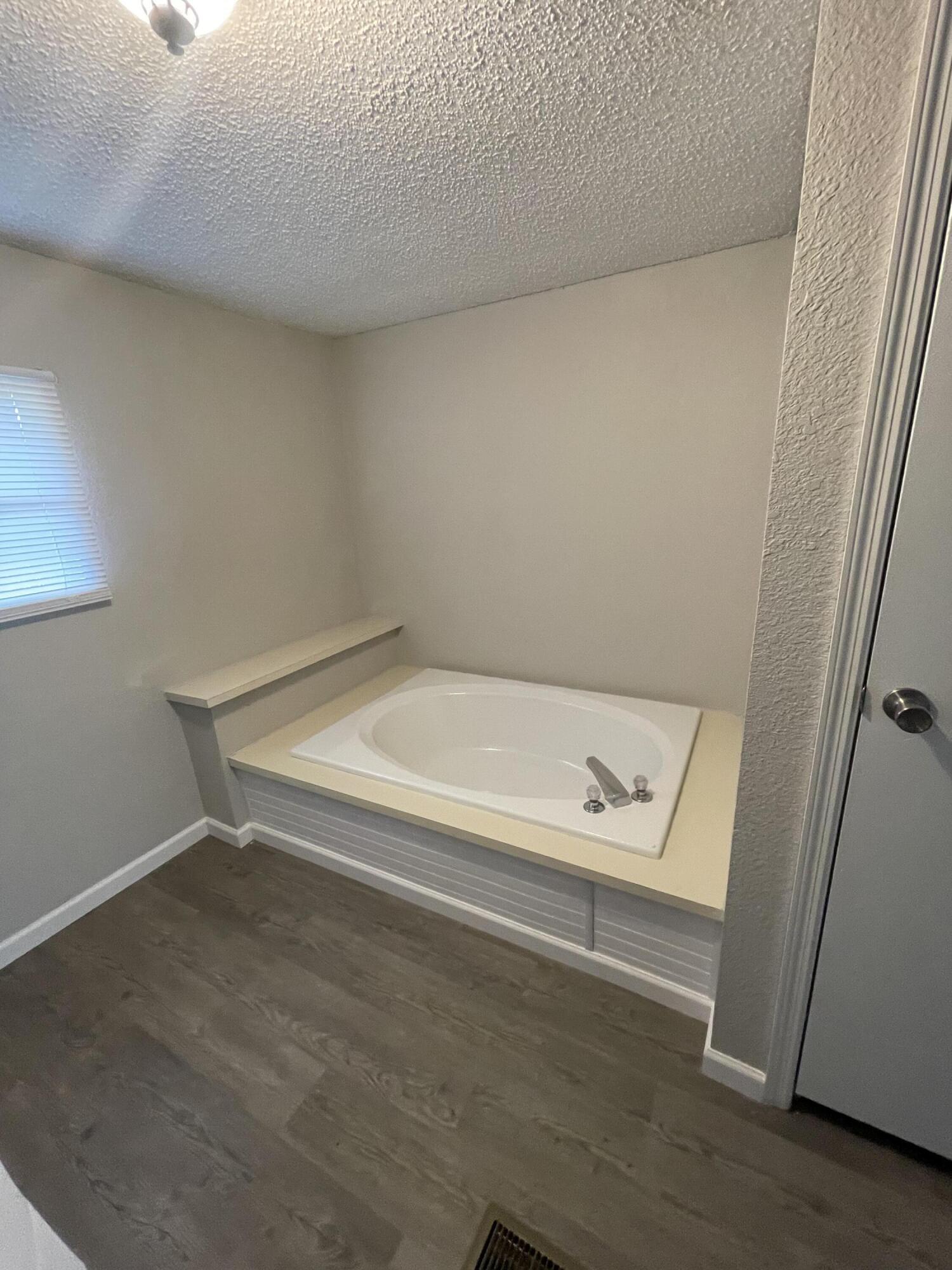 417 Howlin Road DeFuniak Springs, FL 32433 - Photo 7 of 16 IMG-8993
