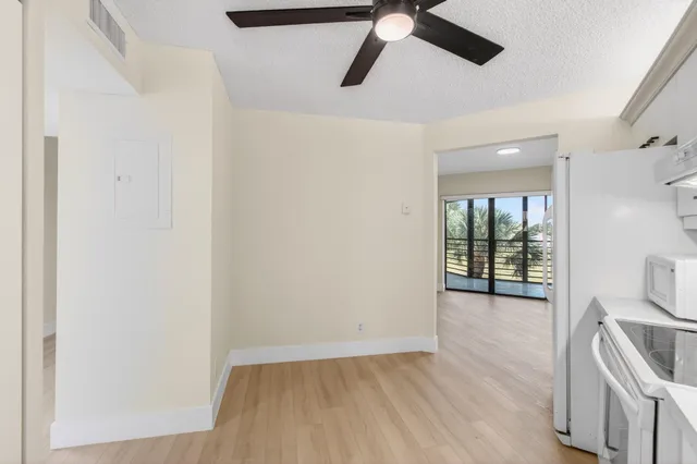 $300,000 | 5900 Camino Del Sol, Unit 304, Boca Raton, FL 33433