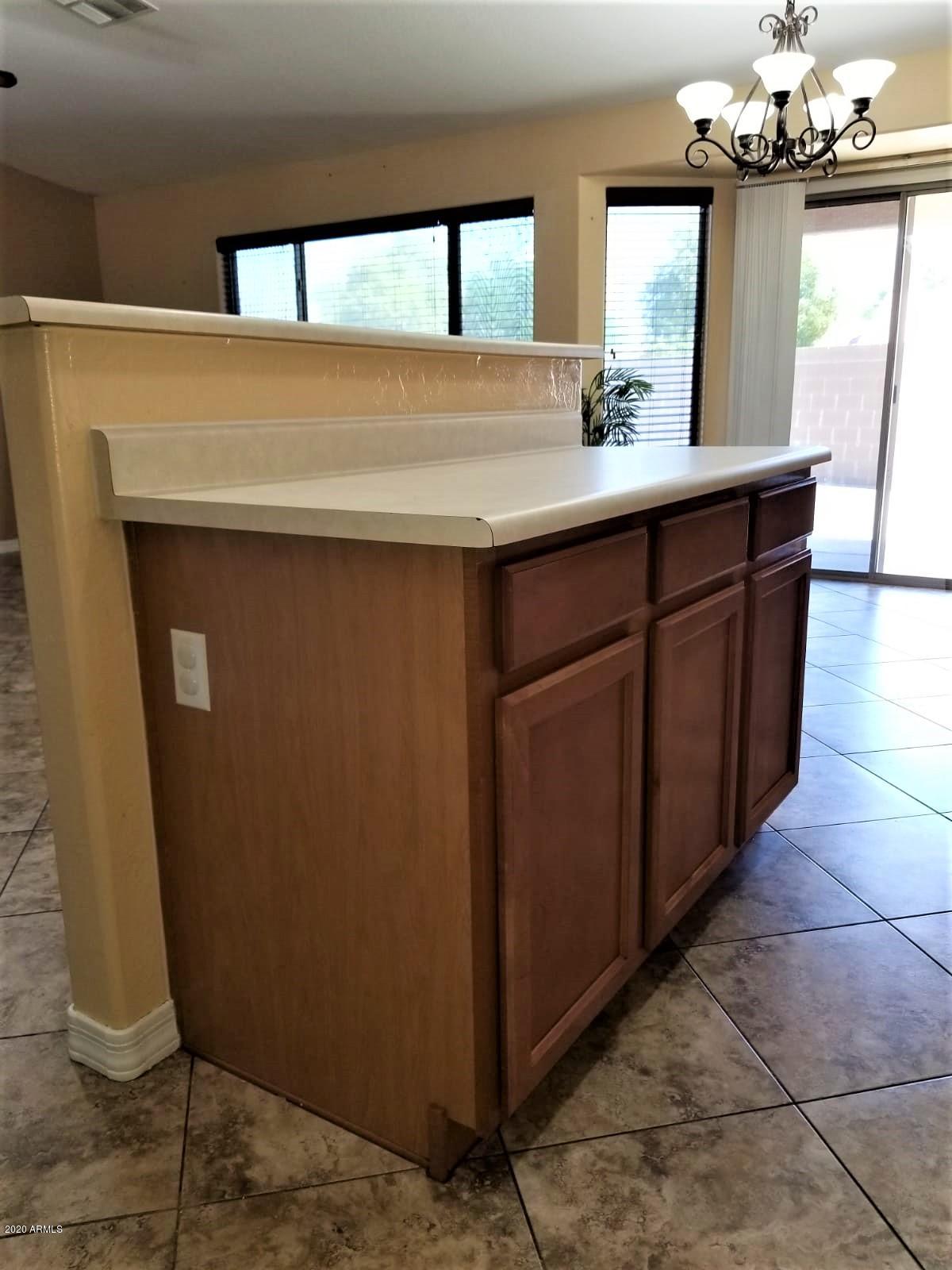 7305 West Payson Road Phoenix, AZ 85043 - Photo 5 of 37 island