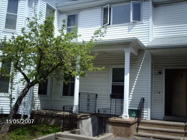 $2,500 | 518 Watertown Street, Unit 1, Newton, MA 02460