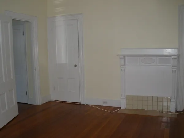 $2,500 | 518 Watertown Street, Unit 1, Newton, MA 02460