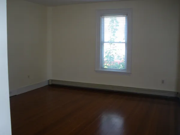 $2,500 | 518 Watertown Street, Unit 1, Newton, MA 02460