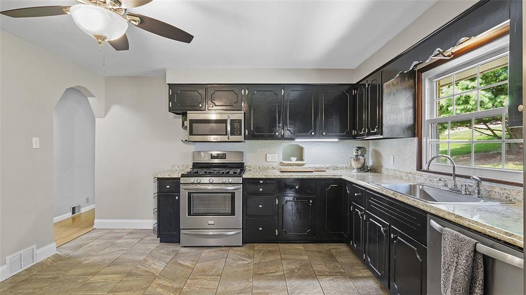 900 North Whitmore Road Irwin, PA 15642 - Photo 11 of 26 Gallery Image 11