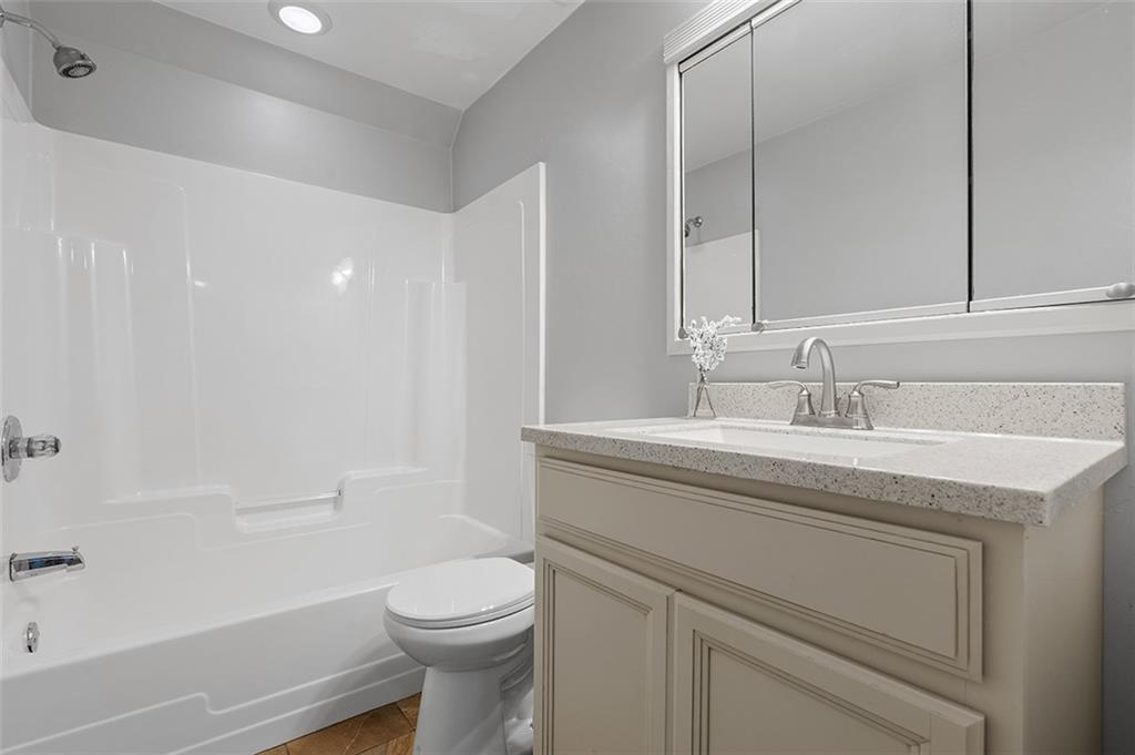 900 North Whitmore Road Irwin, PA 15642 - Photo 16 of 26 Gallery Image 16