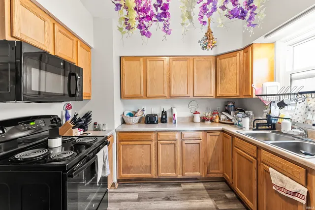 $177,900 | 2338 North Clinton Street, Fort Wayne, IN 46805