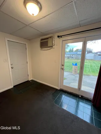$25,200 | 36 Glenville Street, Unit 1, Rotterdam, NY 12306