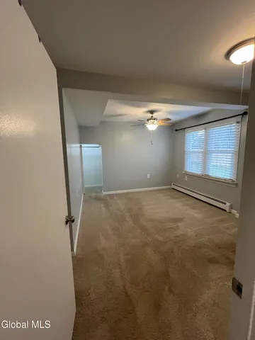 $2,200 | 36 Glenville Street, Unit 1, Rotterdam, NY 12306