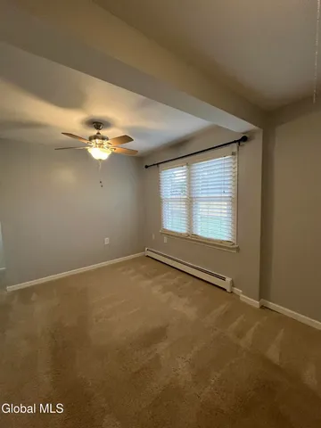 $2,200 | 36 Glenville Street, Unit 1, Rotterdam, NY 12306