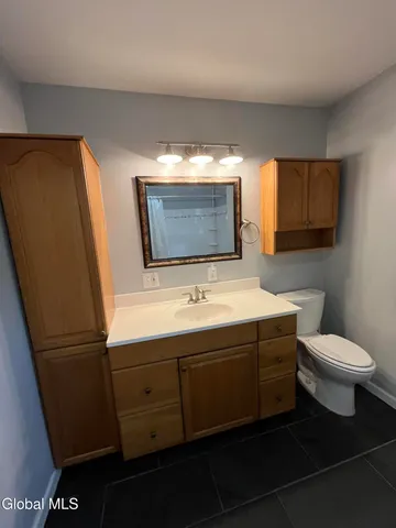 $2,200 | 36 Glenville Street, Unit 1, Rotterdam, NY 12306