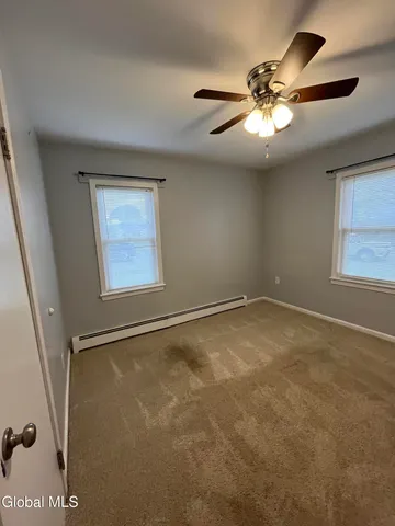 $2,200 | 36 Glenville Street, Unit 1, Rotterdam, NY 12306