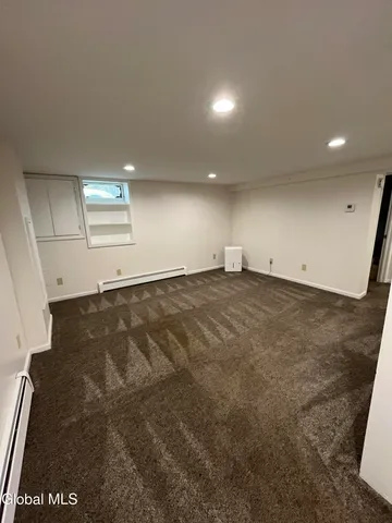 $2,200 | 36 Glenville Street, Unit 1, Rotterdam, NY 12306