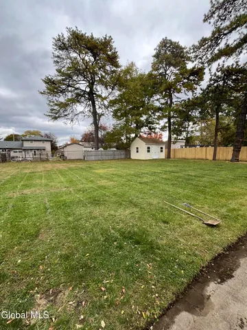 $2,200 | 36 Glenville Street, Unit 1, Rotterdam, NY 12306