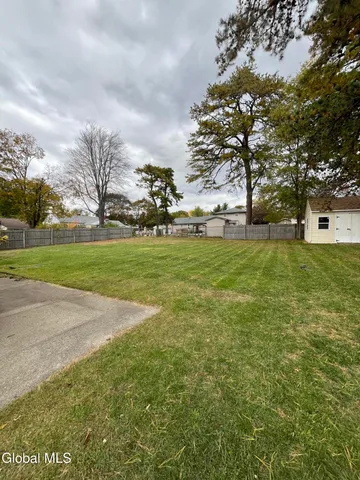 $2,200 | 36 Glenville Street, Unit 1, Rotterdam, NY 12306