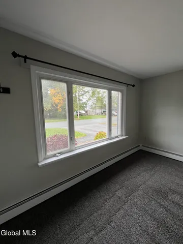 $2,200 | 36 Glenville Street, Unit 1, Rotterdam, NY 12306