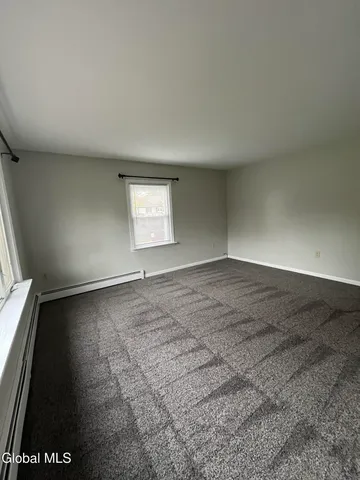 $2,200 | 36 Glenville Street, Unit 1, Rotterdam, NY 12306