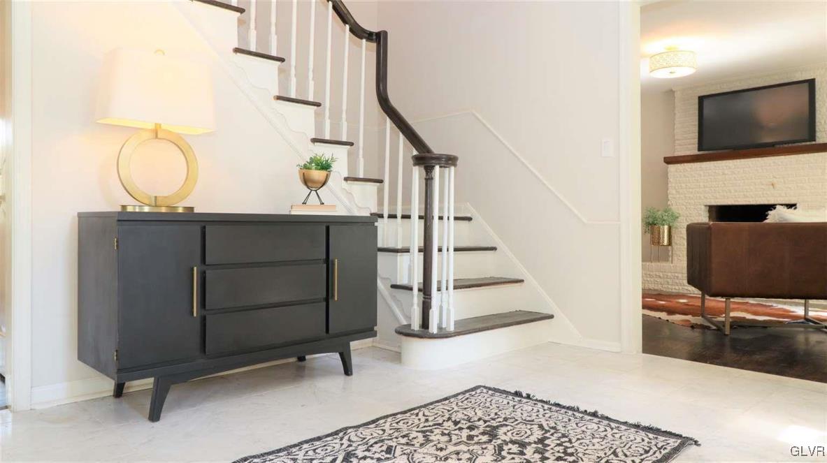 2233 Nottingham Road Allentown, PA 18103 - Photo 2 of 19 Gallery Image 2