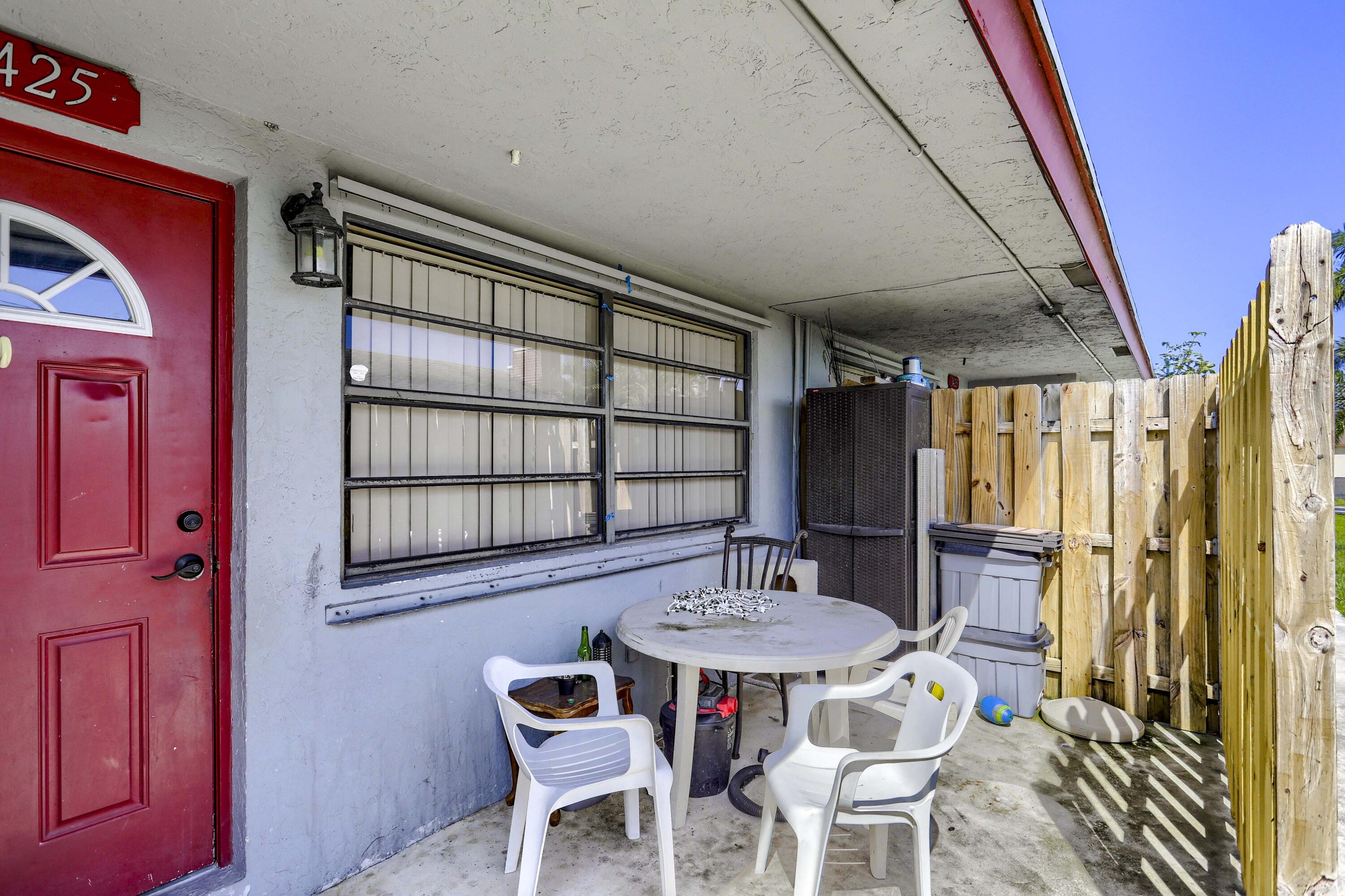 1419 Sunset Road West Palm Beach, FL 33406 - Photo 27 of 41 33__20a6261-hdr(6)_interior 2