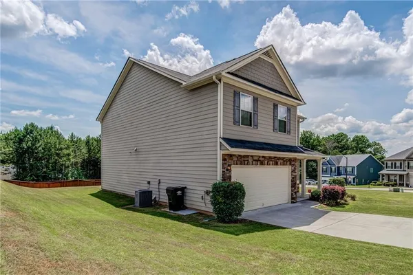 $2,150 | 129 Stonewood Creek Court, Dallas, GA 30132