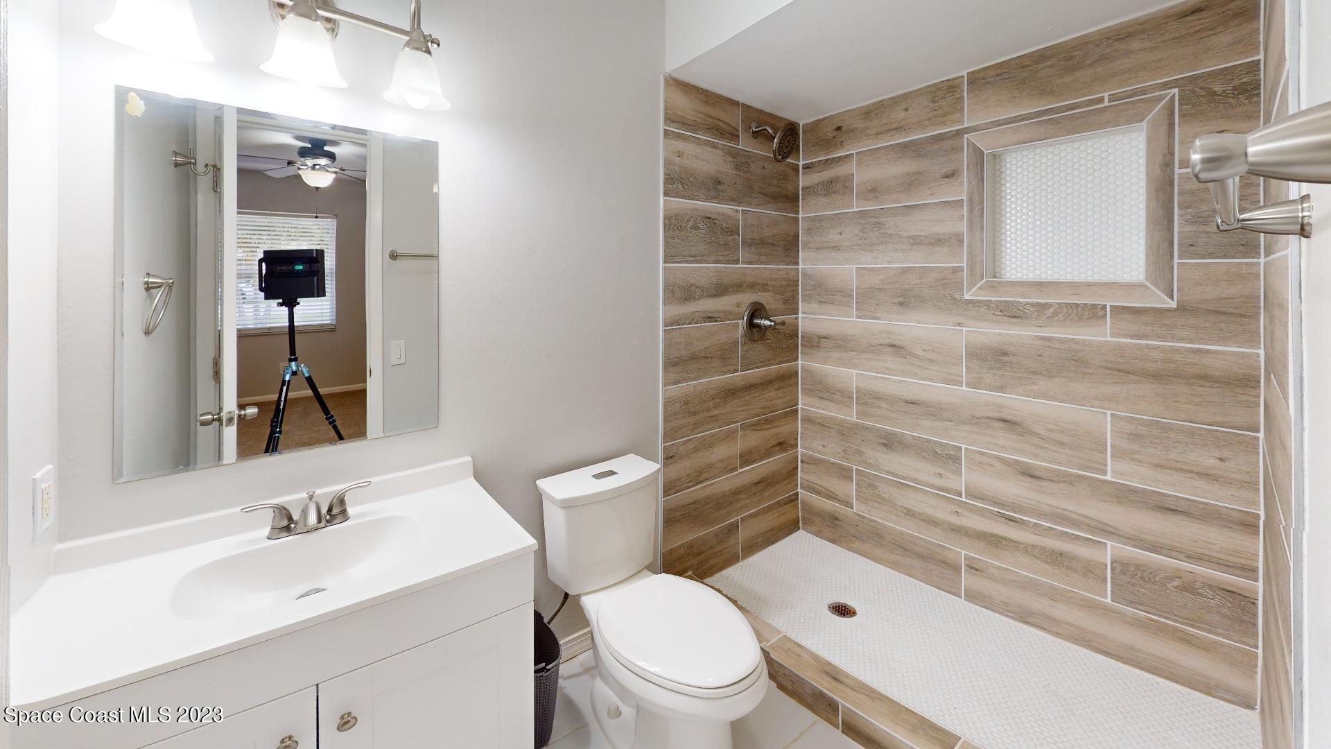 531 Trend Road Melbourne, FL 32904 - Photo 24 of 37 Master bath 3