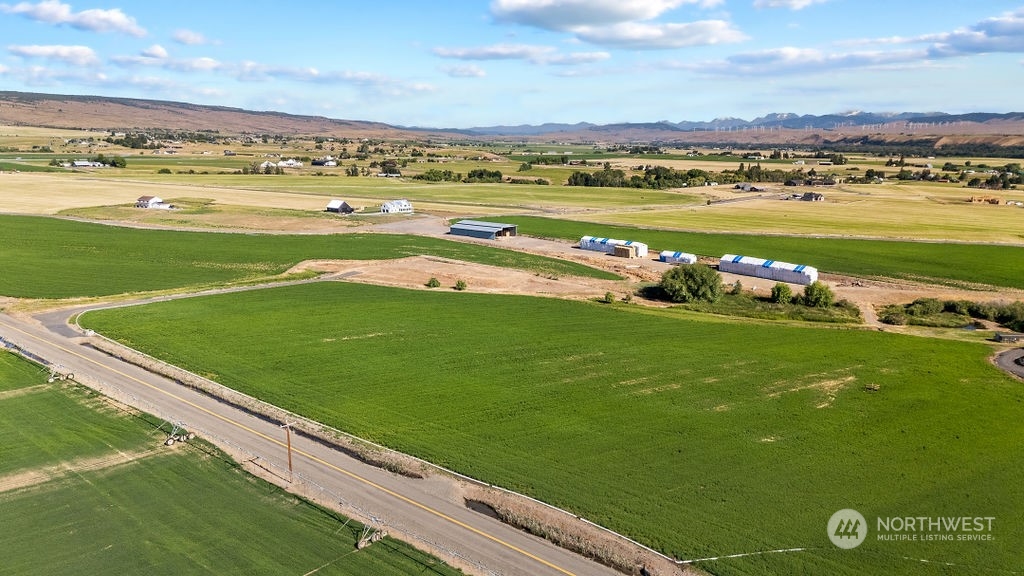 2151 Weaver Road Ellensburg, WA 98926 - Photo 3 of 12 Gallery Image 3