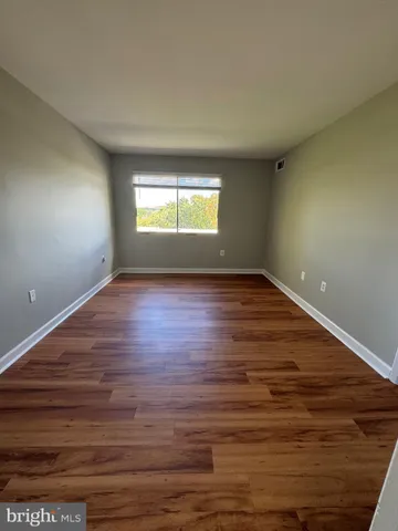 $1,900 | 12705 Dara Drive, Unit 302, Woodbridge, VA 22192