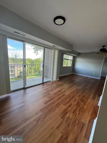 $1,900 | 12705 Dara Drive, Unit 302, Woodbridge, VA 22192