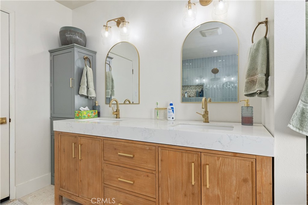 2570 Alturas Road Atascadero, CA 93422 - Photo 40 of 64 Primary bathroom
