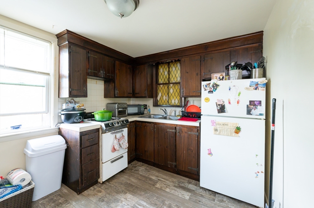 1222 Mammoth Road Dracut, MA 01826 - Photo 14 of 35